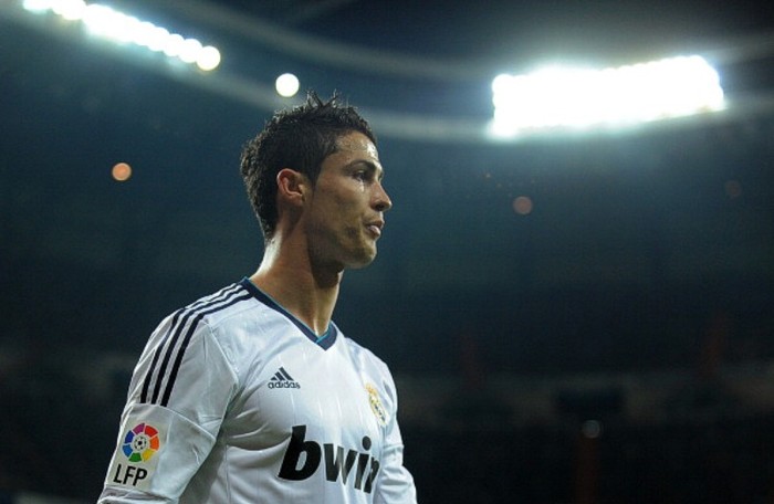 Cristiano Ronaldo đóng vai trò then chốt trong chiến thắng của Real Madrid tại La Liga mùa giải 2011/12 với 46 bàn thắng. Anh đồng thời lọt vào bán kết EURO 2012 cùng ĐT Bồ Đào Nha trước khi bị loại bởi nhà vô địch Tây Ban Nha.
